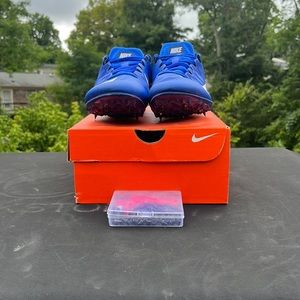 Blue/white worn track spites with extra spikes and spikes tool